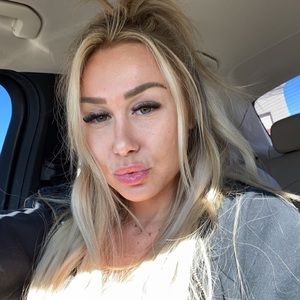 Meet your Posher, Alexandra